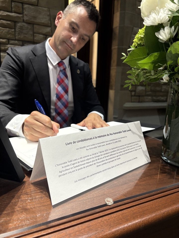 Hommage au sénateur Todd Lewis